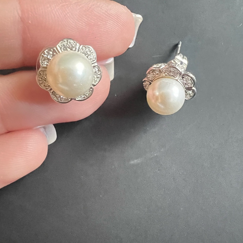 Elegant Silver and Pearl Flower Earrings